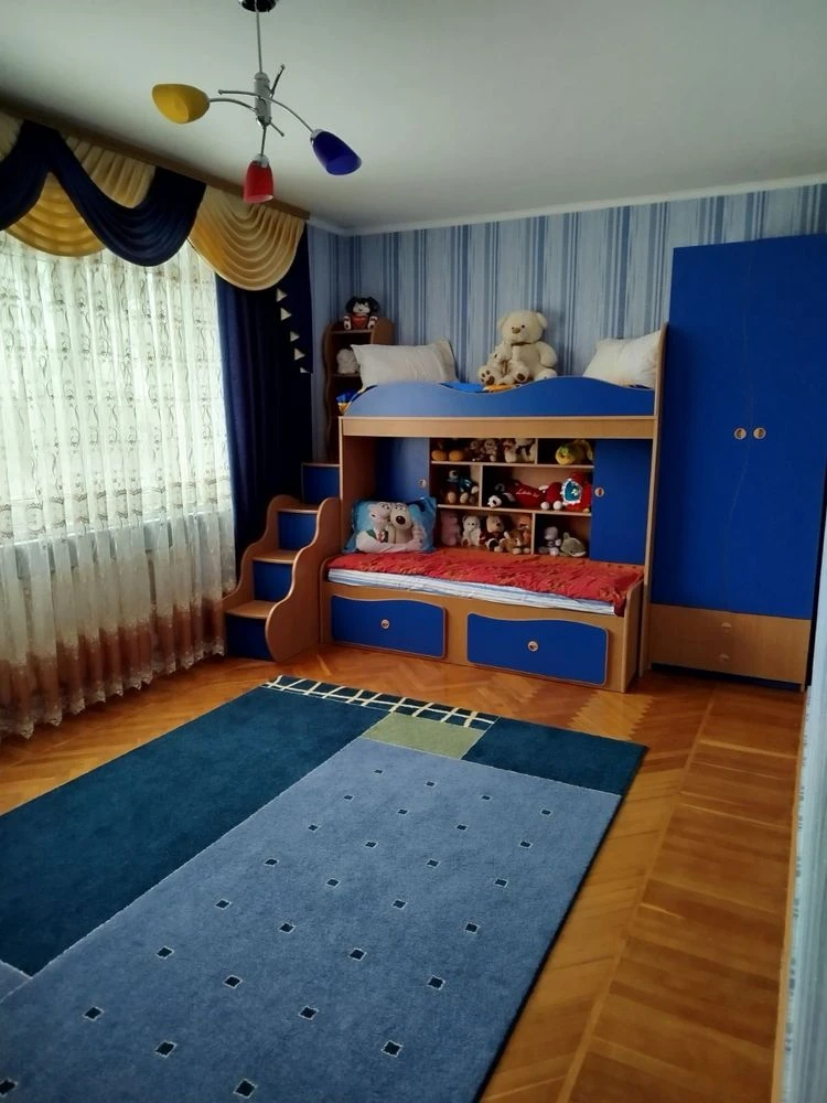 Житловий будинок з виходом до річки Південний Буг