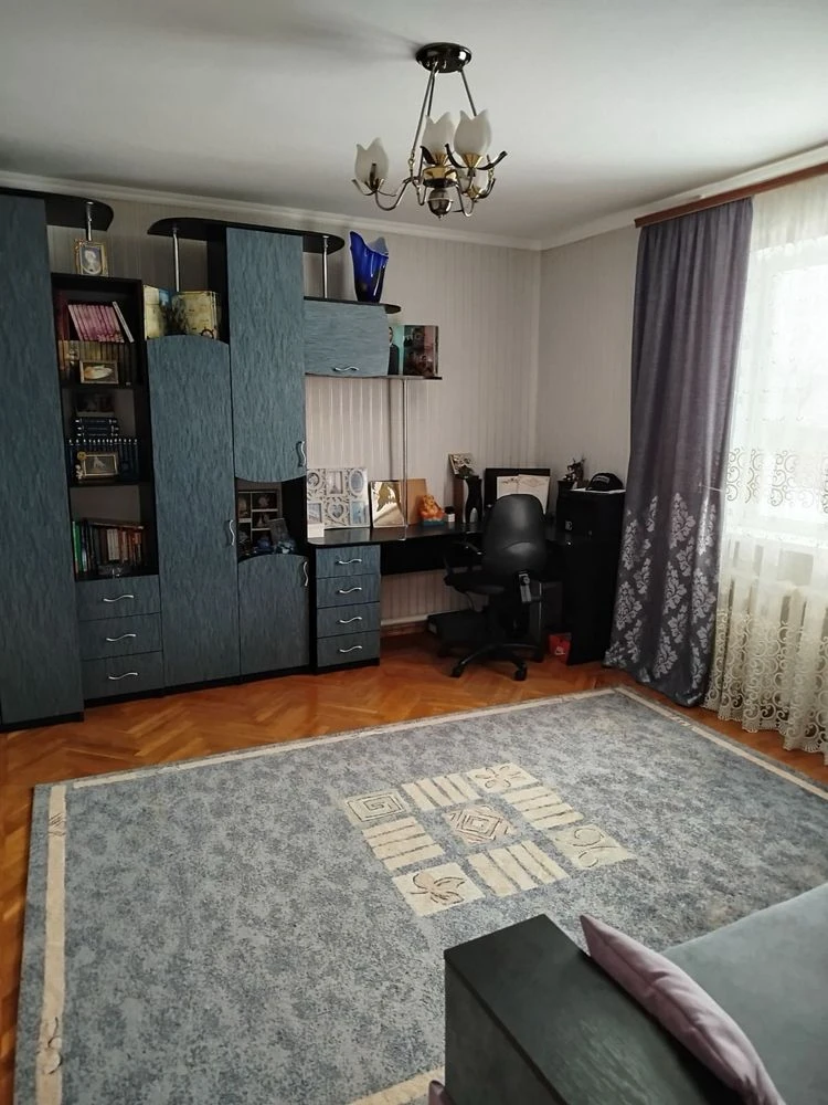 Житловий будинок з виходом до річки Південний Буг