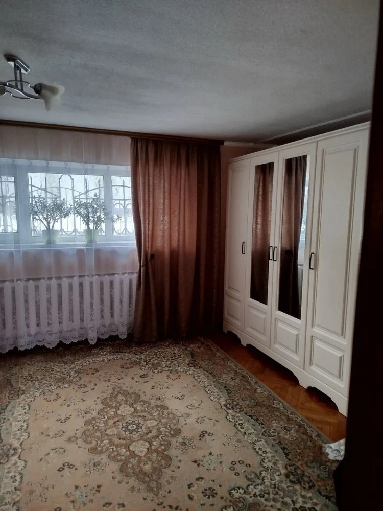 Житловий будинок з виходом до річки Південний Буг