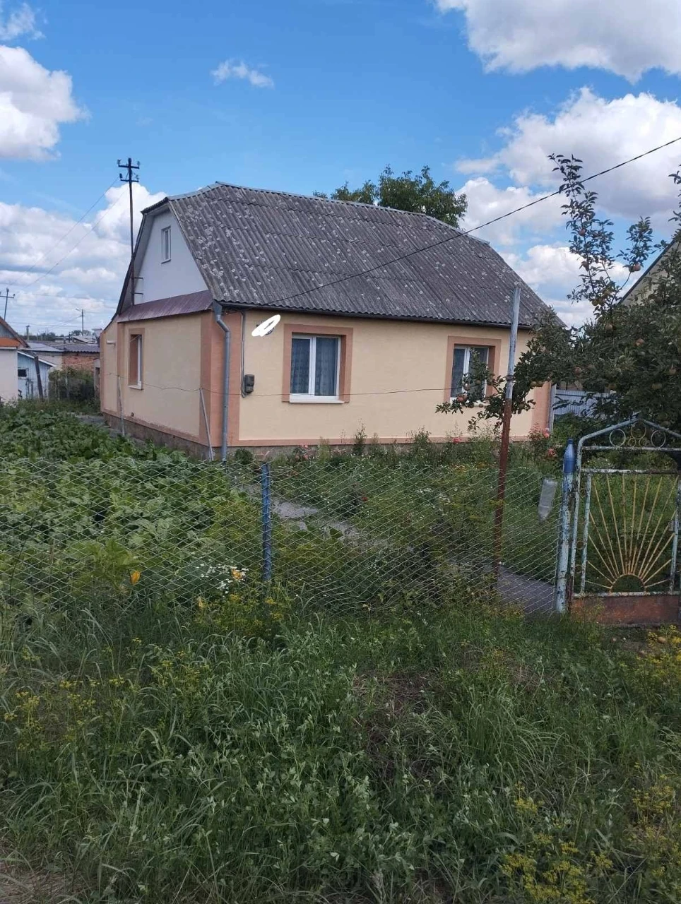 просторий будинок