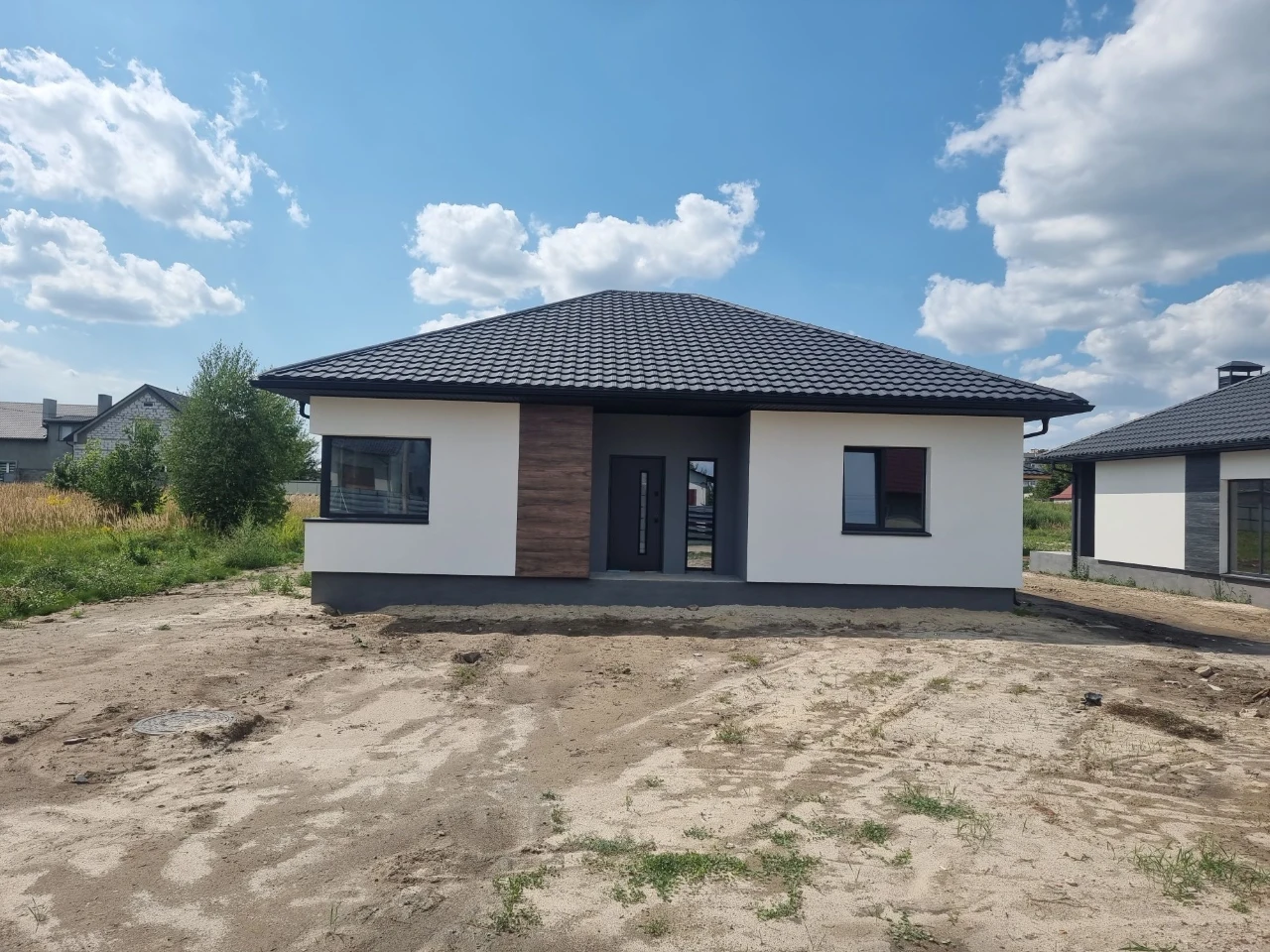 Будинок новобудова на етапі будівництва можливо під є оселю
