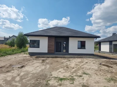 Будинок новобудова на етапі будівництва можливо під є оселю