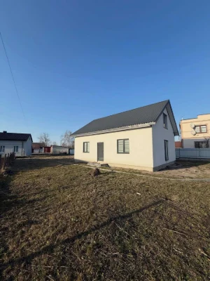 Продаж будинку з ремонтом та технікою