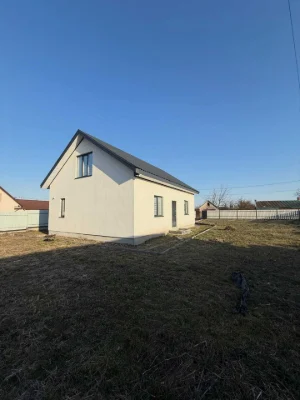 Продаж будинку з ремонтом та технікою
