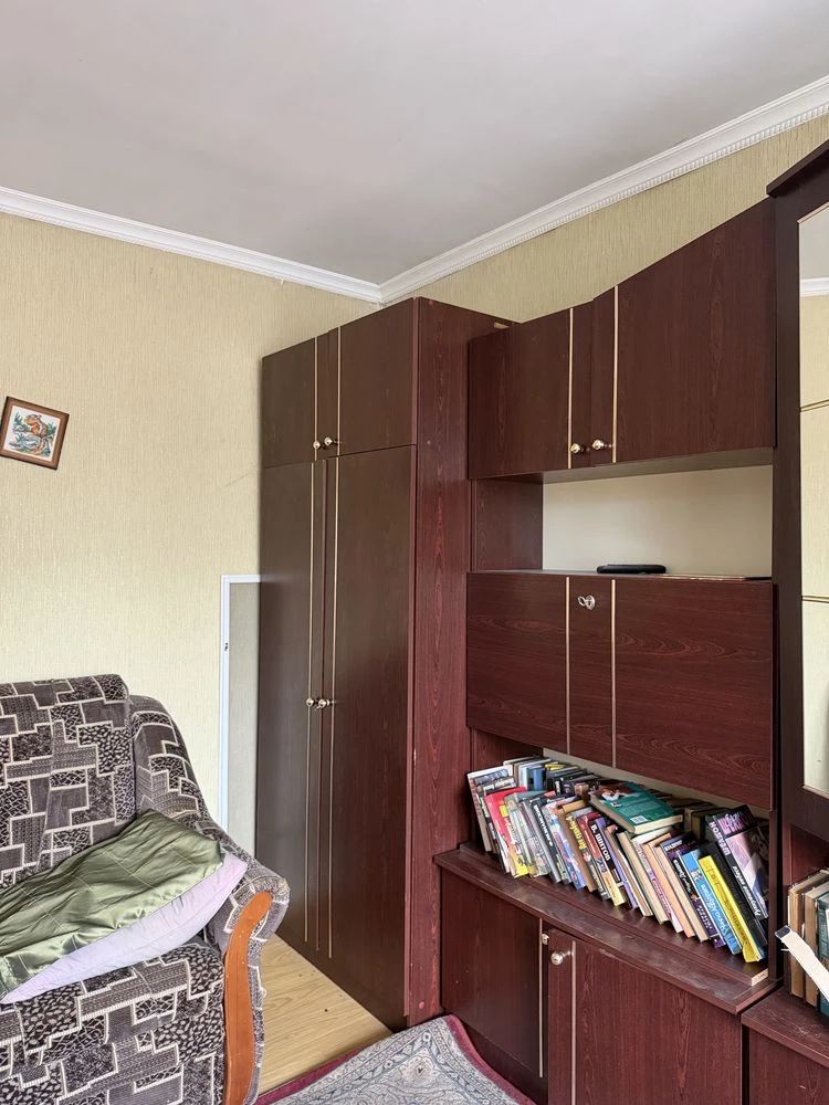 Продаж половини будинку з ремонтом