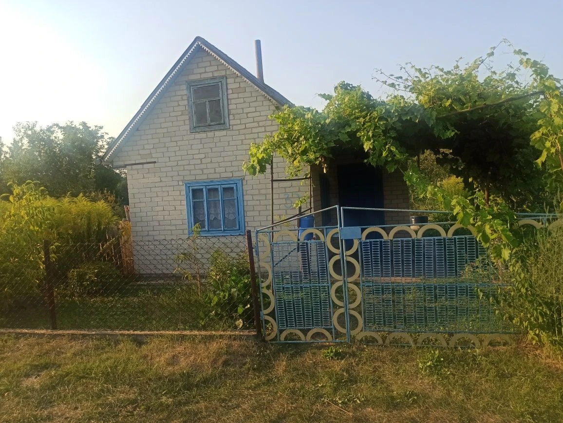 Продам  дачу 5 сотих  в масиві "Машинобудівник"!