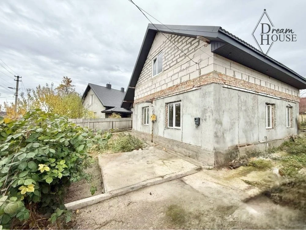 Продаж буднку на стадії ремонту