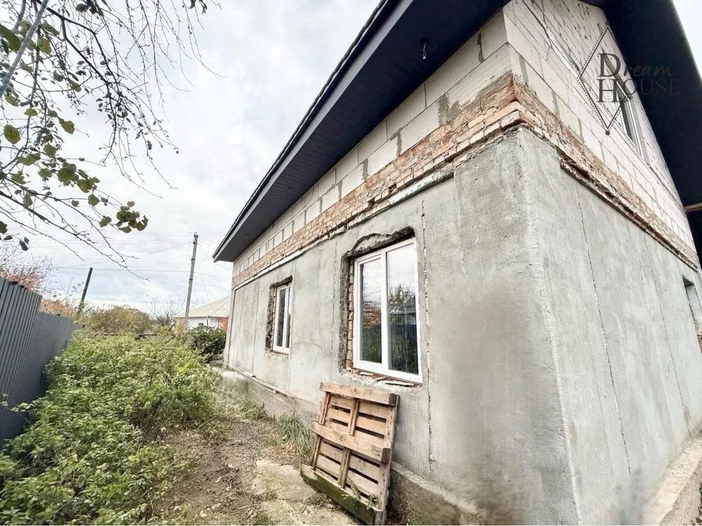 Продаж буднку на стадії ремонту