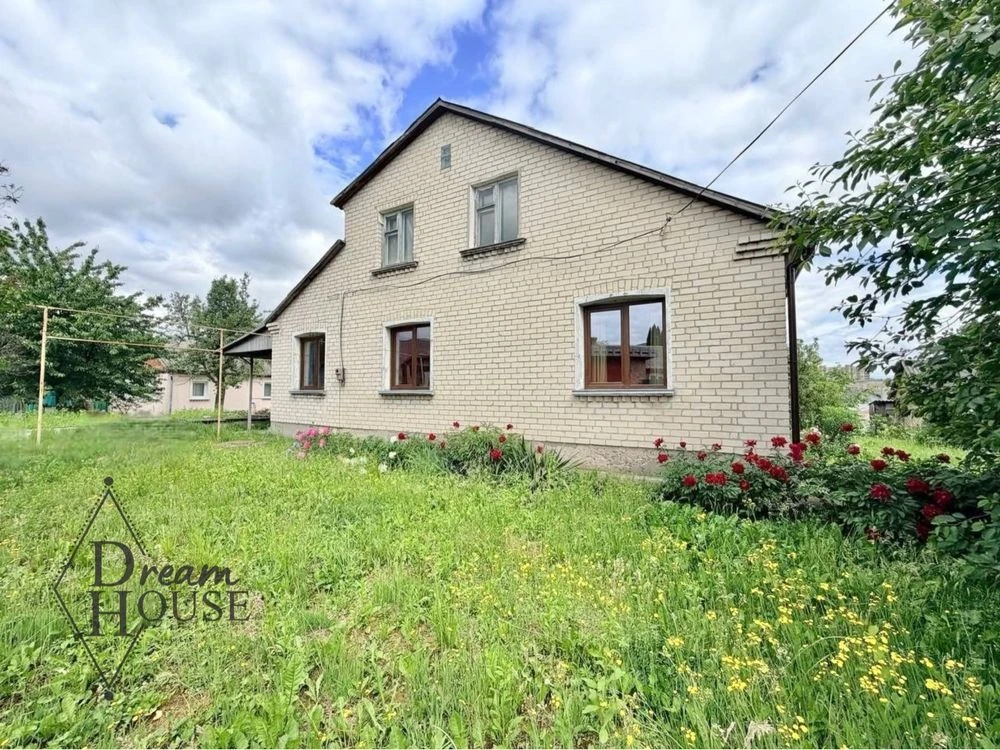 Продаж цегляного 2 поверхового будинку