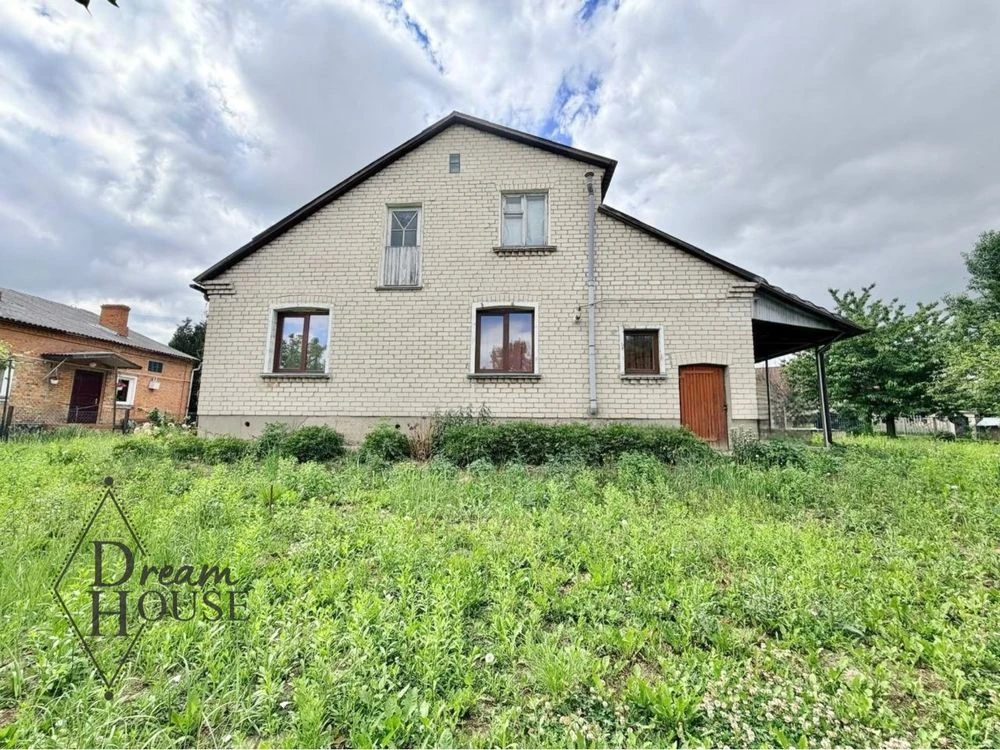 Продаж цегляного 2 поверхового будинку