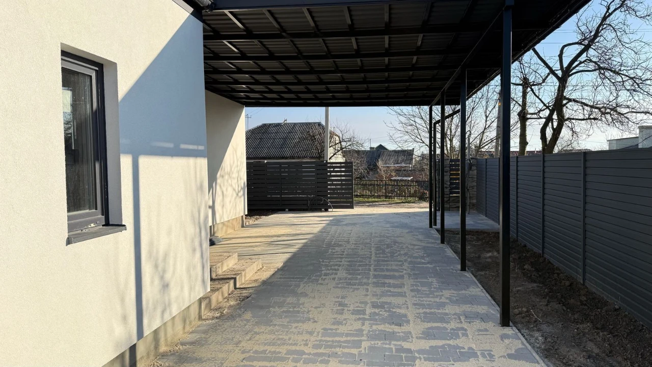 Продається будинок, новобудова, у престижній локації міста
