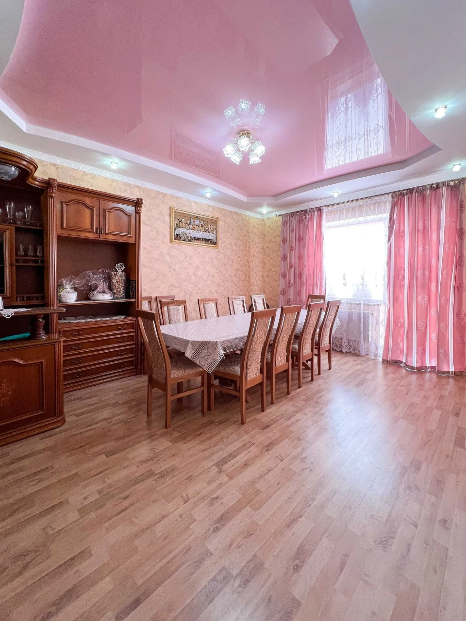 Продається двоповерховий будинок. Район хлібзаводу