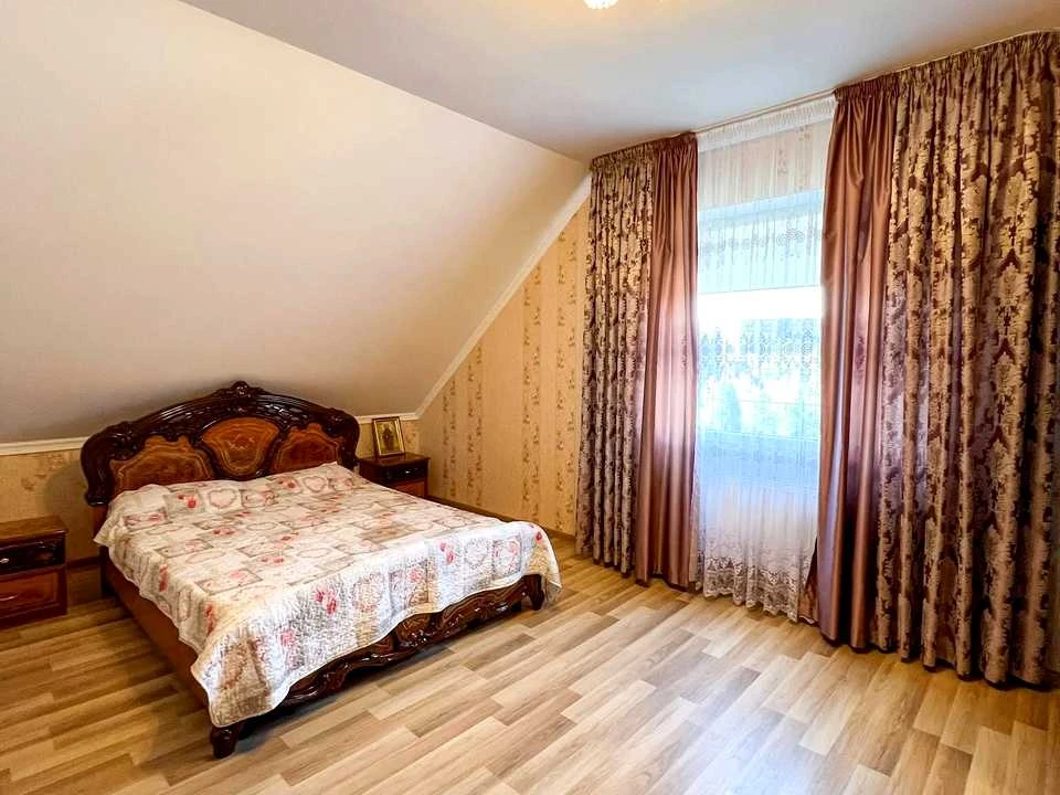 House. Novovolynsk, Hetman Vygovsky Street (Nekrasova)