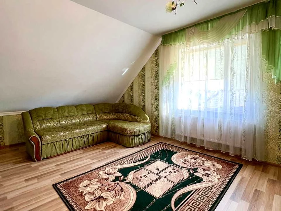 House. Novovolynsk, Hetman Vygovsky Street (Nekrasova)