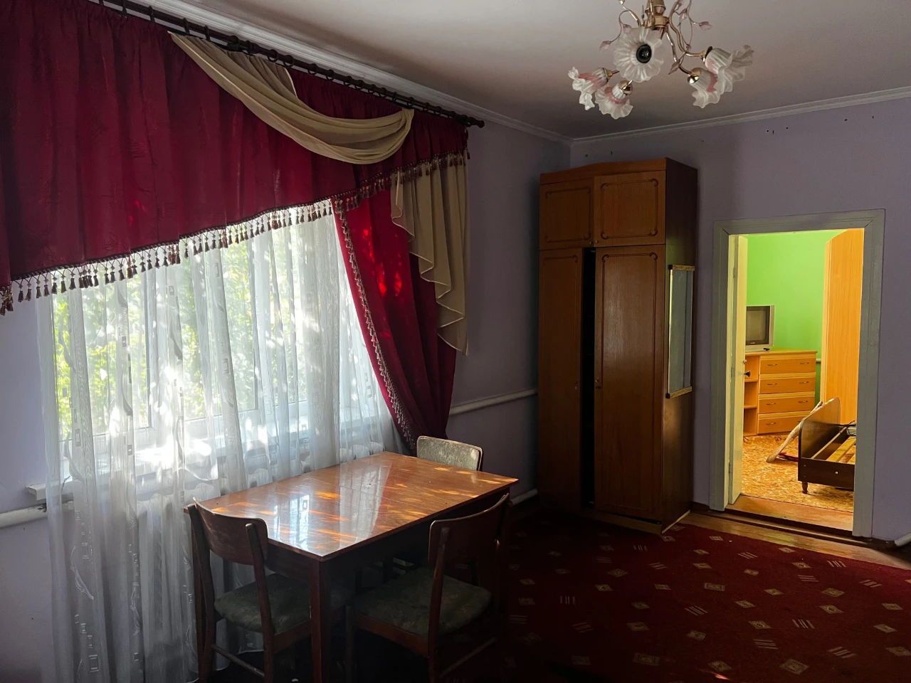Продаж будинку в Рожищі з гаражем та просторим подвір’ям