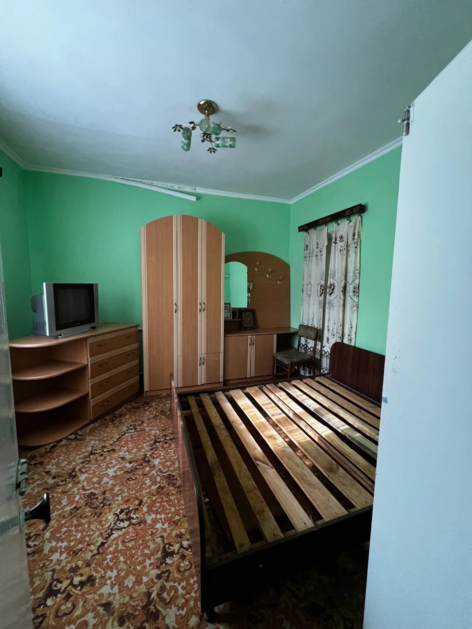 Продаж будинку в Рожищі з гаражем та просторим подвір’ям