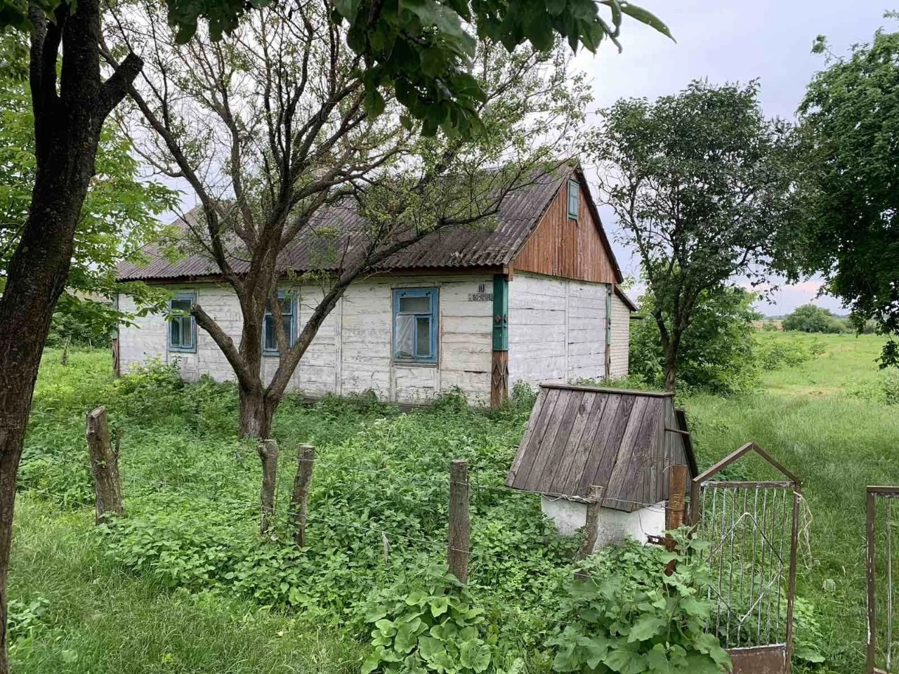 Будинок з. 1 га.землі.село Підгірне.