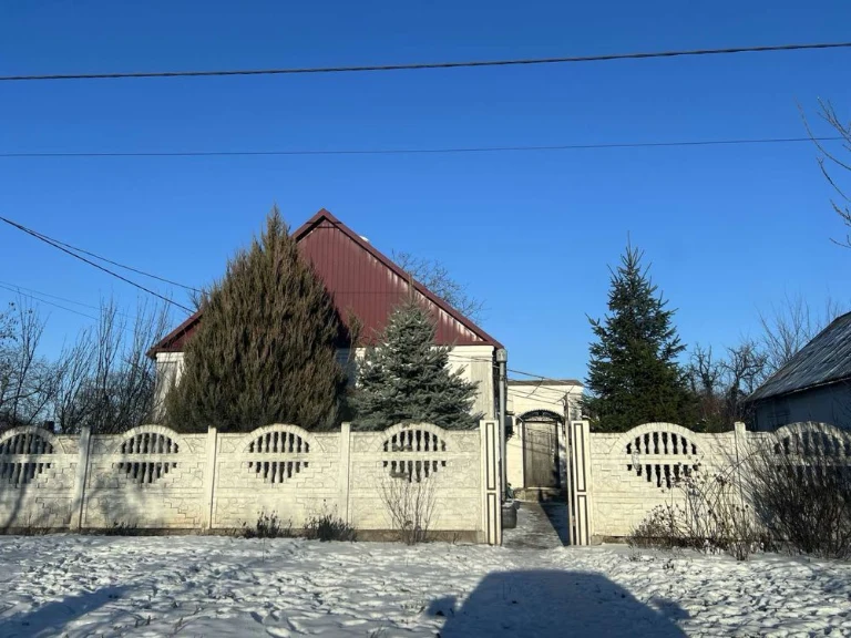 Продам будинок з гаражем