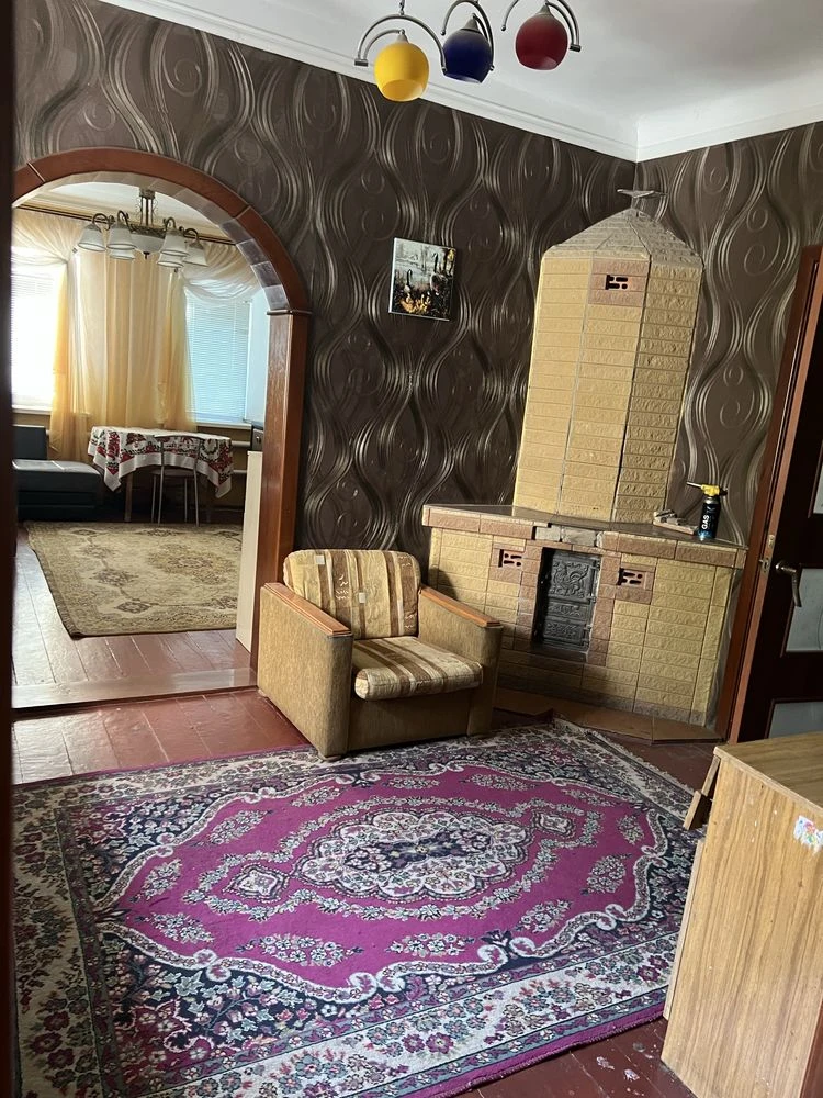 Продам будинок з гаражем