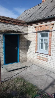 Будинок в тихому місці з ділянкою