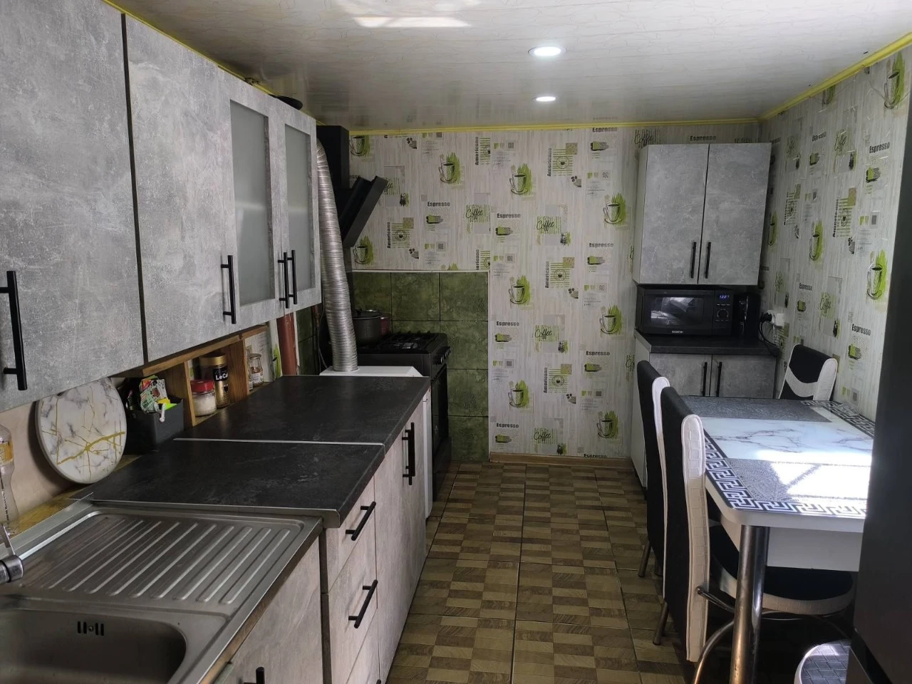 Продам затишний будинок м.Апостолове