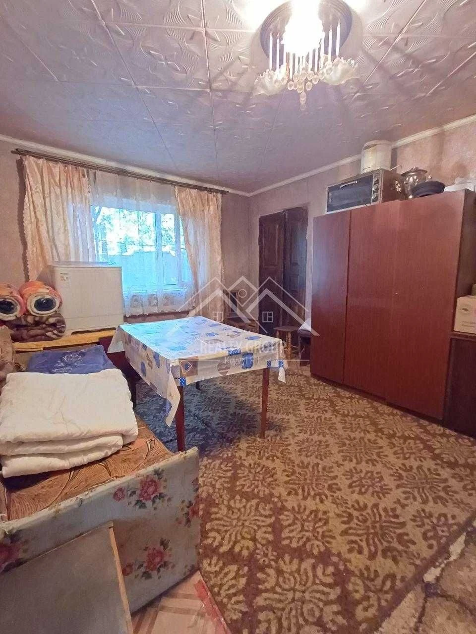 Продаж будинку в м. Апостолове з гаражем , кухня 11,3 зал ,