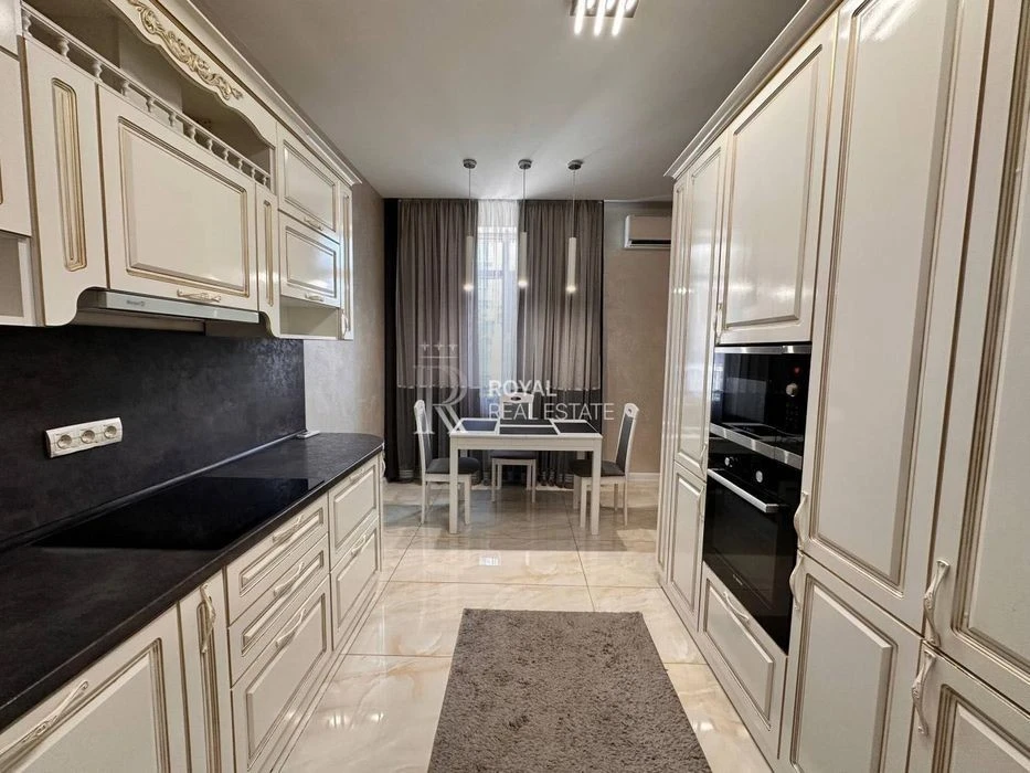 Residential complex "Park-Hol Gorky". Lybidska. Selling 3 rooms Antonovicha St.,
