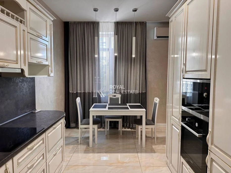 Residential complex "Park-Hol Gorky". Lybidska. Selling 3 rooms Antonovicha St.,