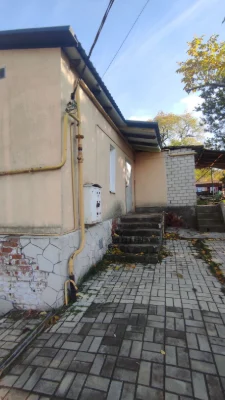 Продам часть домика в центре