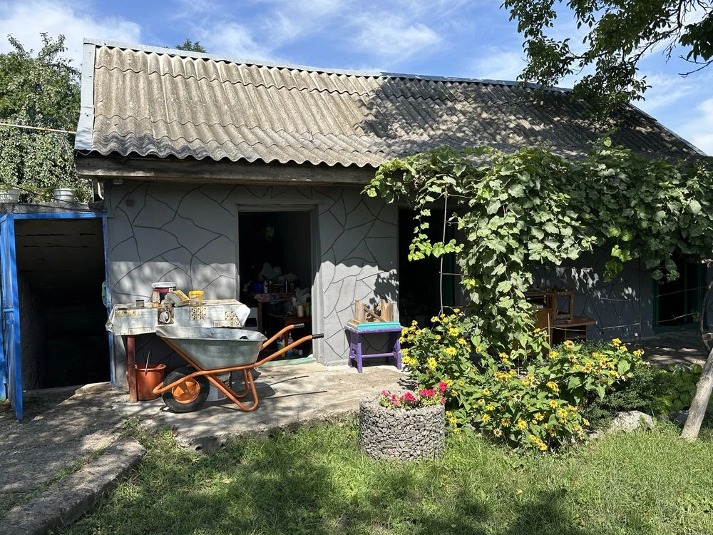Продам будинок з великим подвірʼям с.Доброгірськ