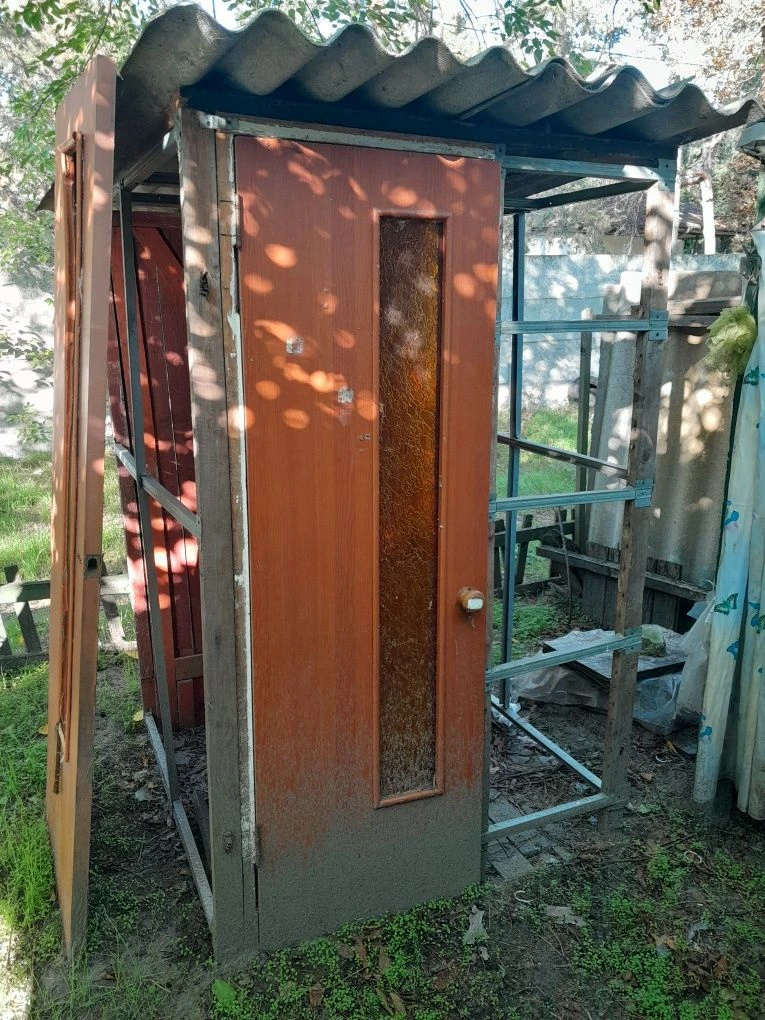 Продам 1/2домика на турбазе "Рассвет" рядом с "Дубовым гаем"