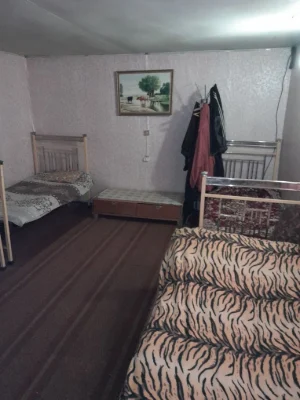 Продам 1/2домика на турбазе "Рассвет" рядом с "Дубовым гаем"