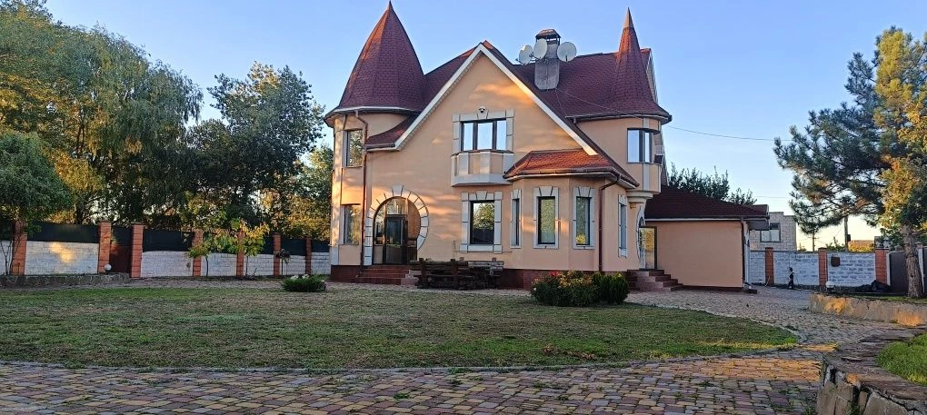 Продаж  казкового будинку у казковому місті