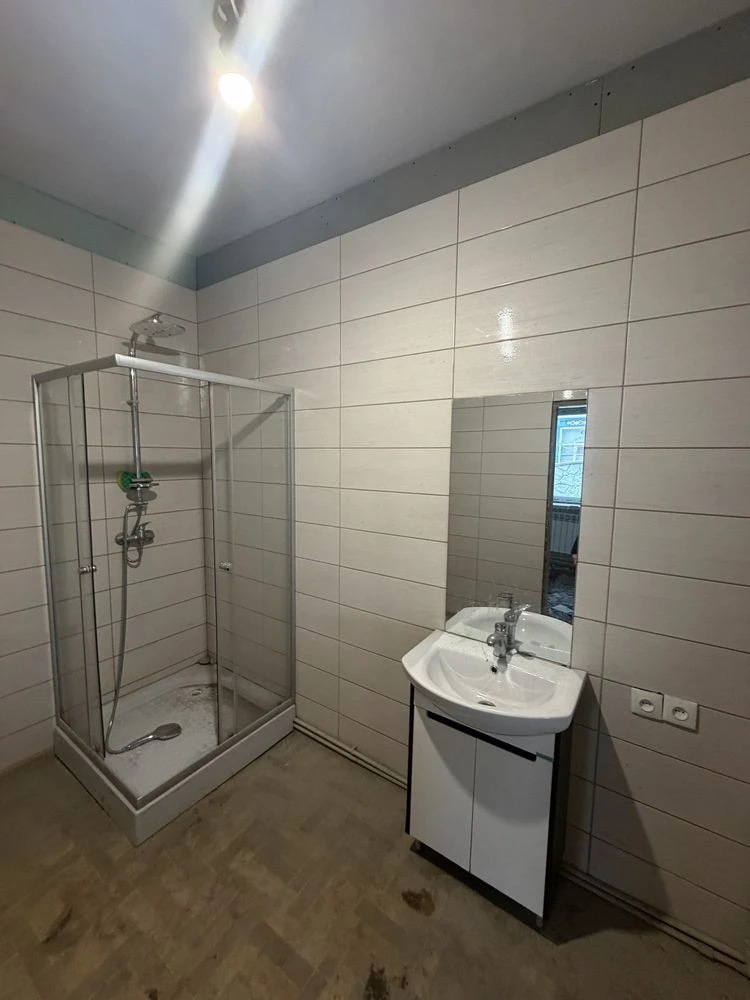Продаж 1/2 будинку на Соцмісті | 6 соток | Автоматичні ворот