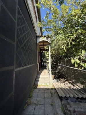 Продам капітальний великий будинок в гарній локації Романков