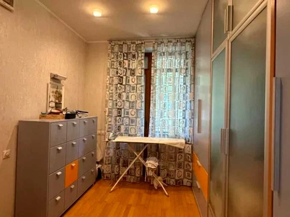 Будинок. Кам'янське, Дніпробудівська вул.