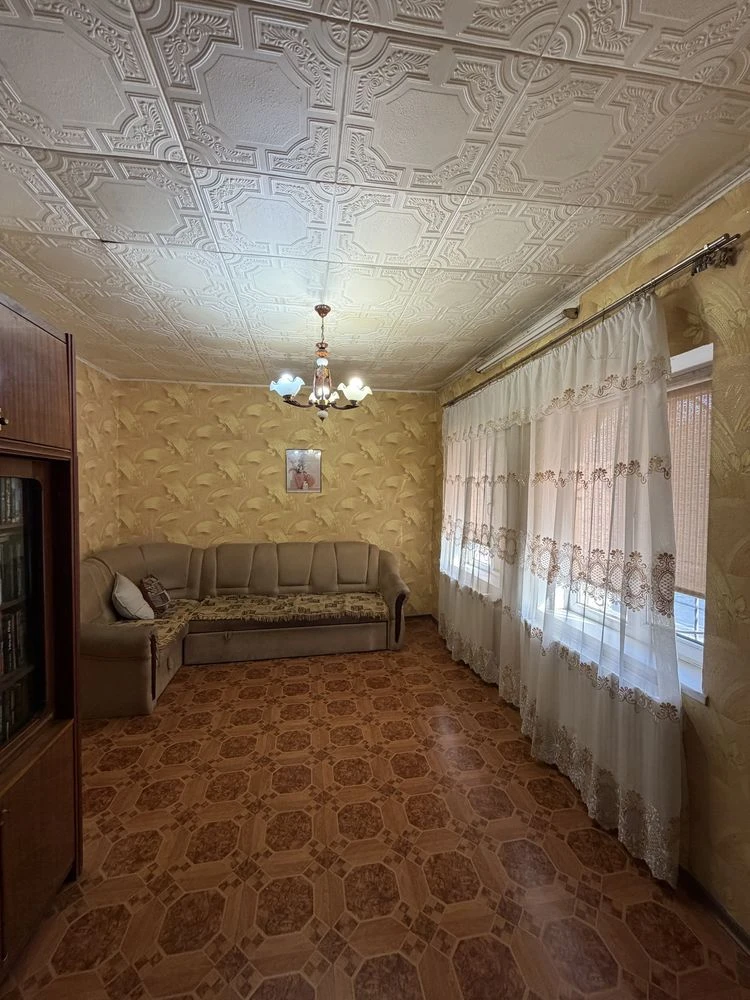 Продам дом с гаражом Центр