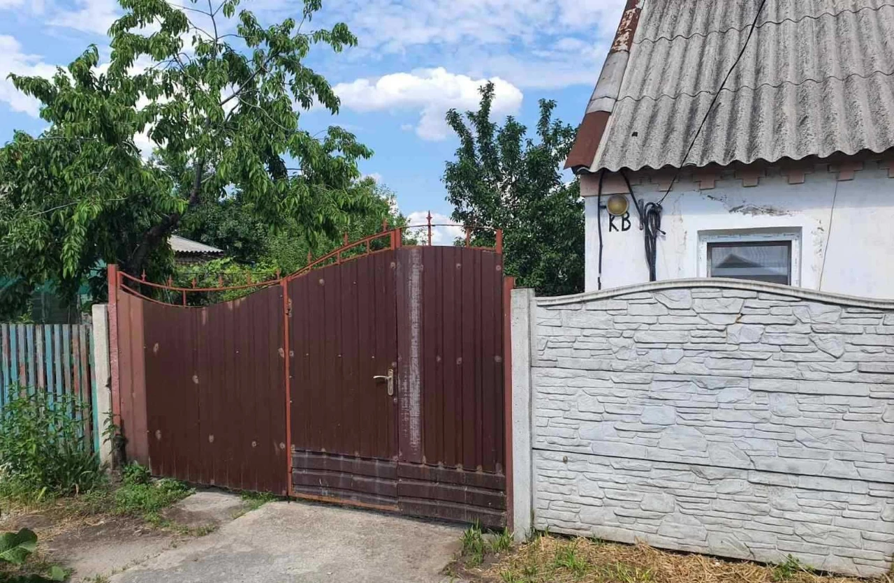 Продам 1/2 Дома на Соцгороде , с отдельным входом и двором.