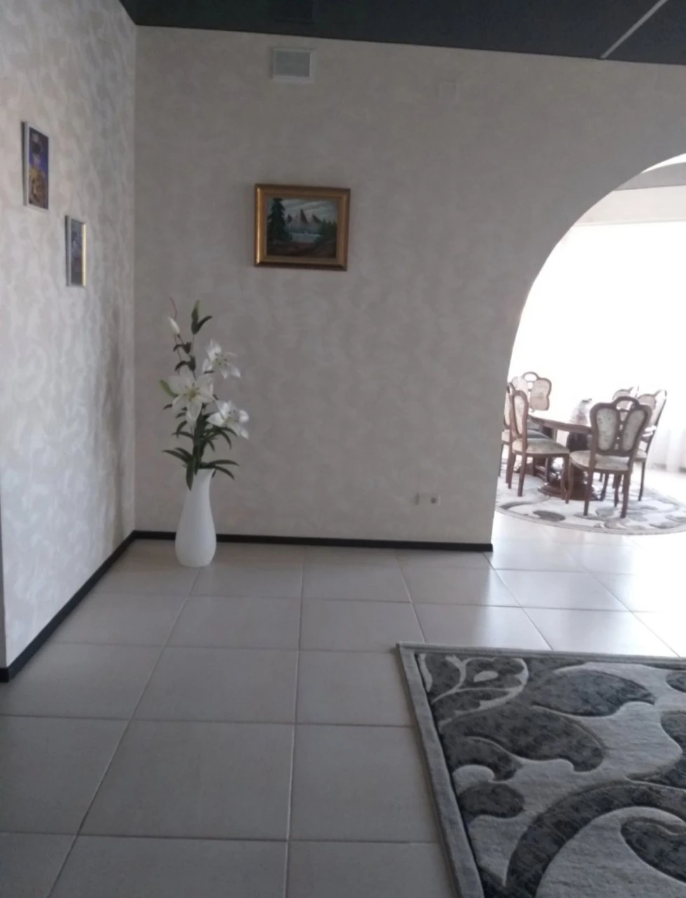 Продається двоповерховый кирпичный дом