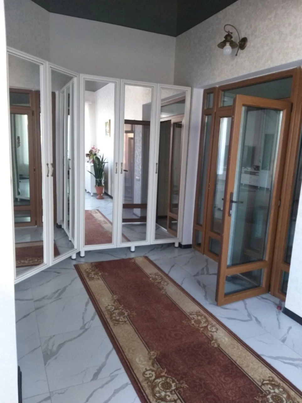 Продається двоповерховый кирпичный дом