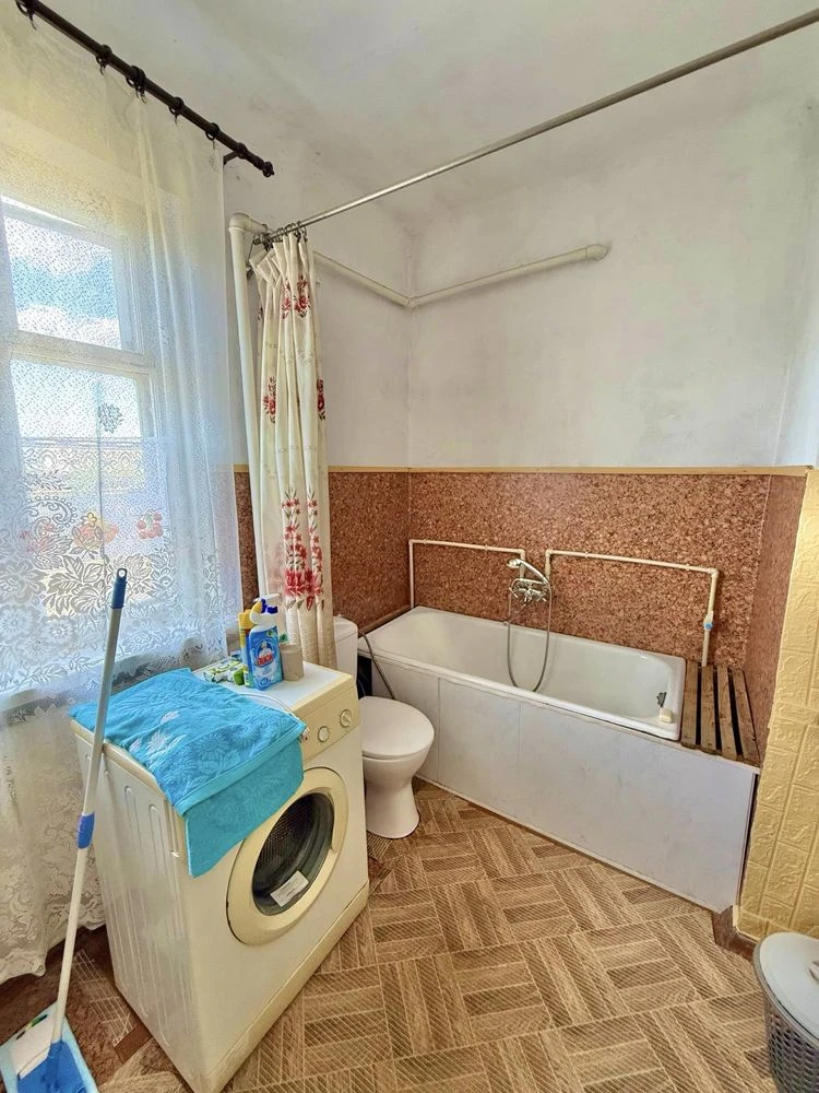 Продаж будинку в мальовничому місці Романково
