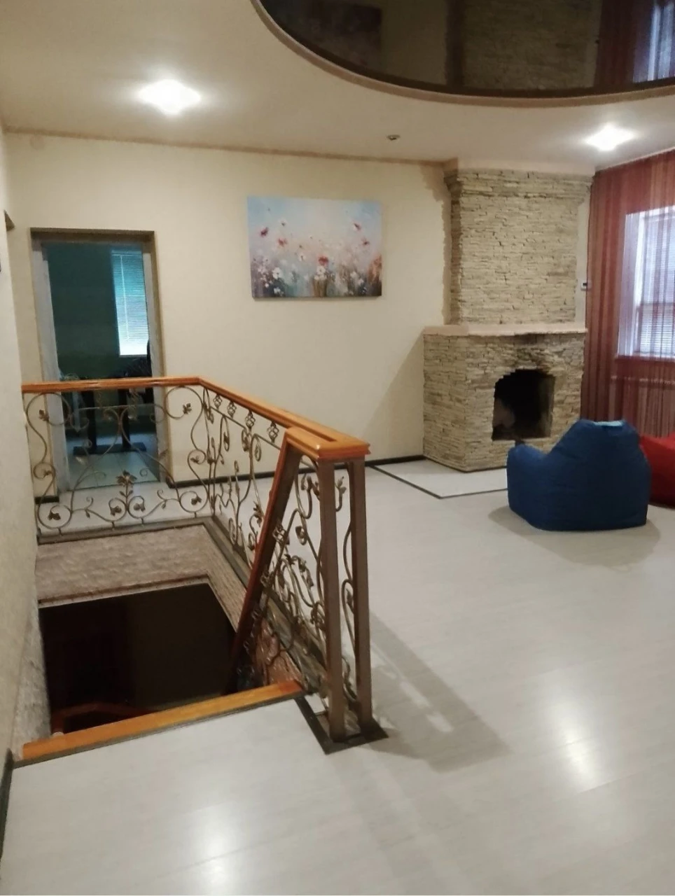 Продам 3-поверховий будинок 270 м² у Кам’янському