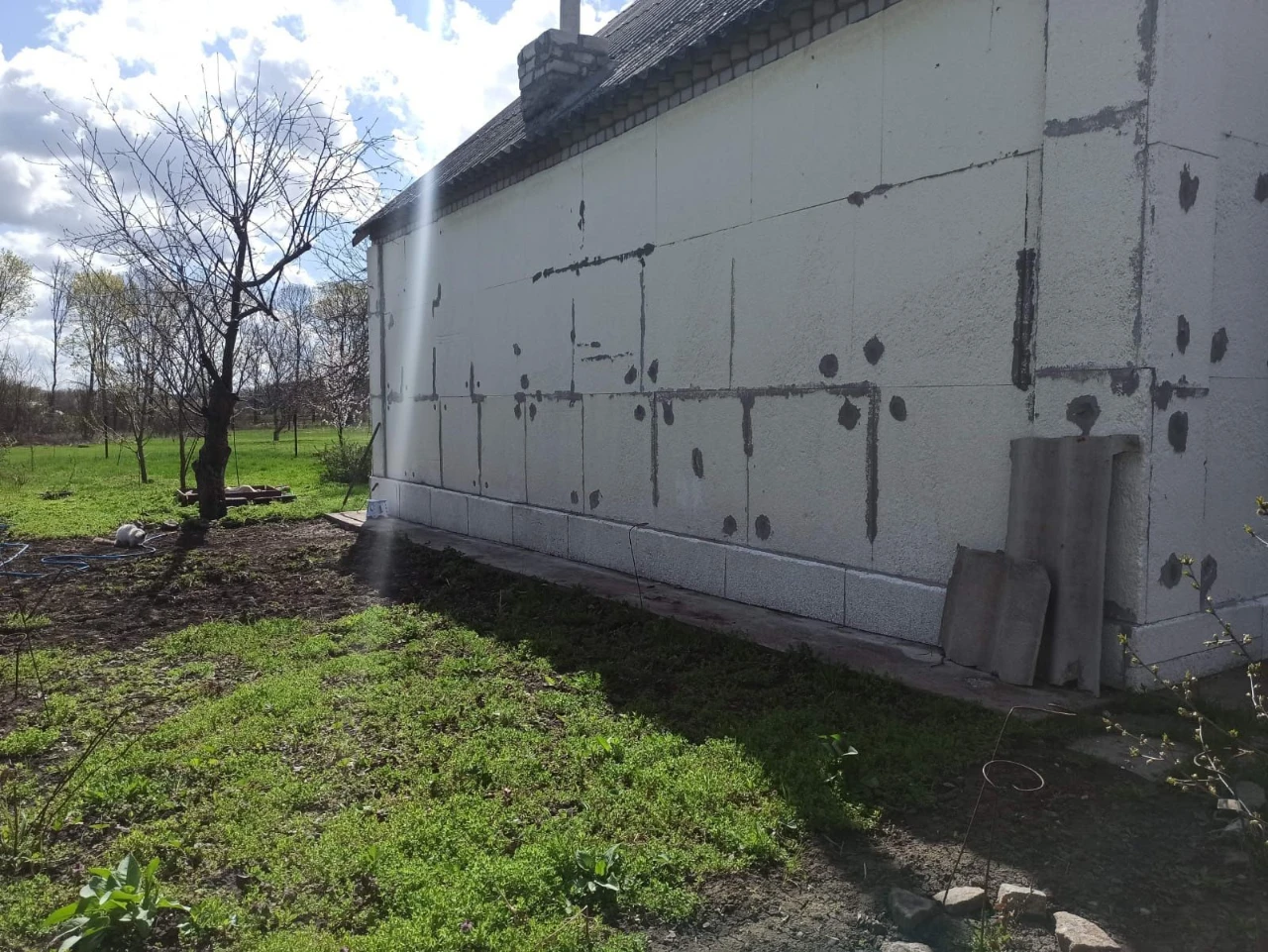 Продається будинок 68м2. з літньою кухнею 30м2., та гаражем