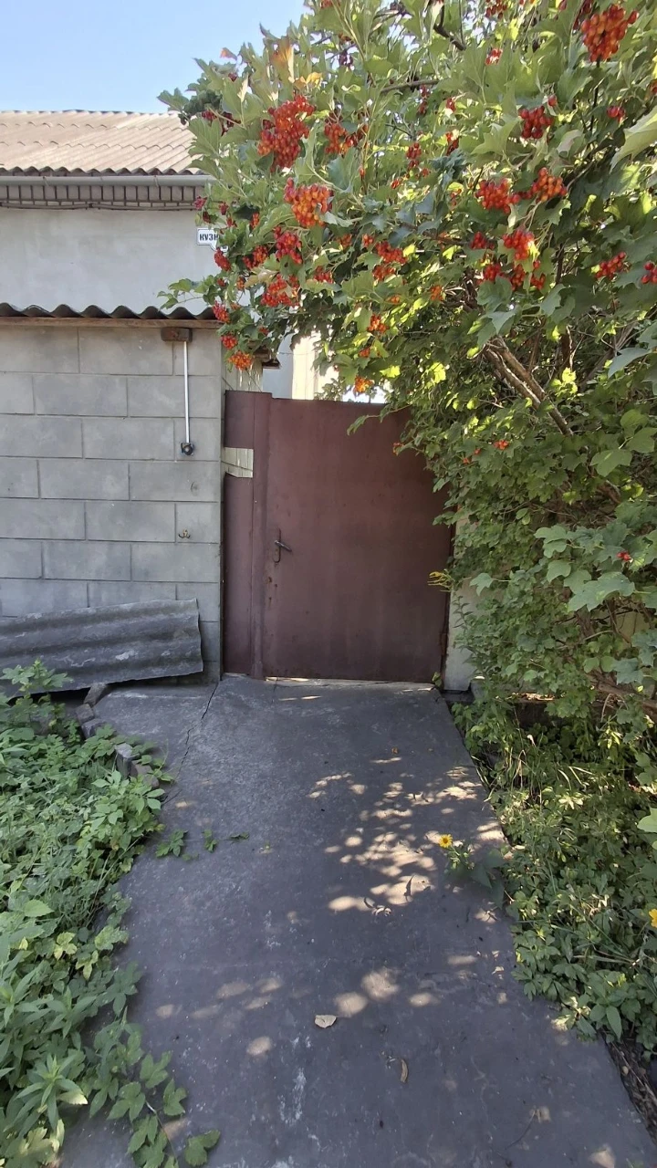 Продам частину будинку на вул Покровскій