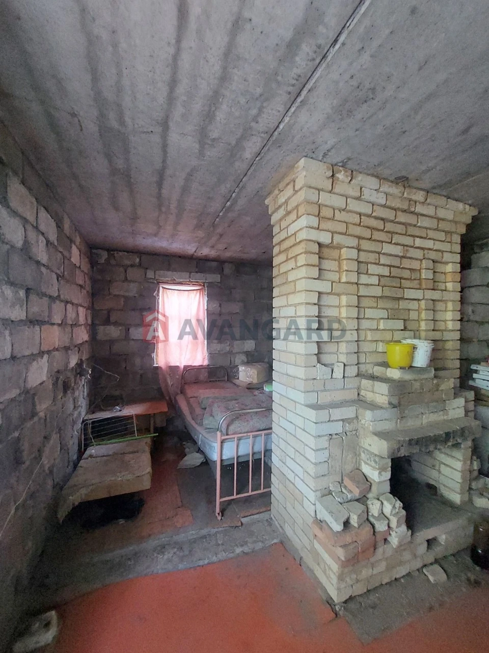 Дача в сосновому лісі