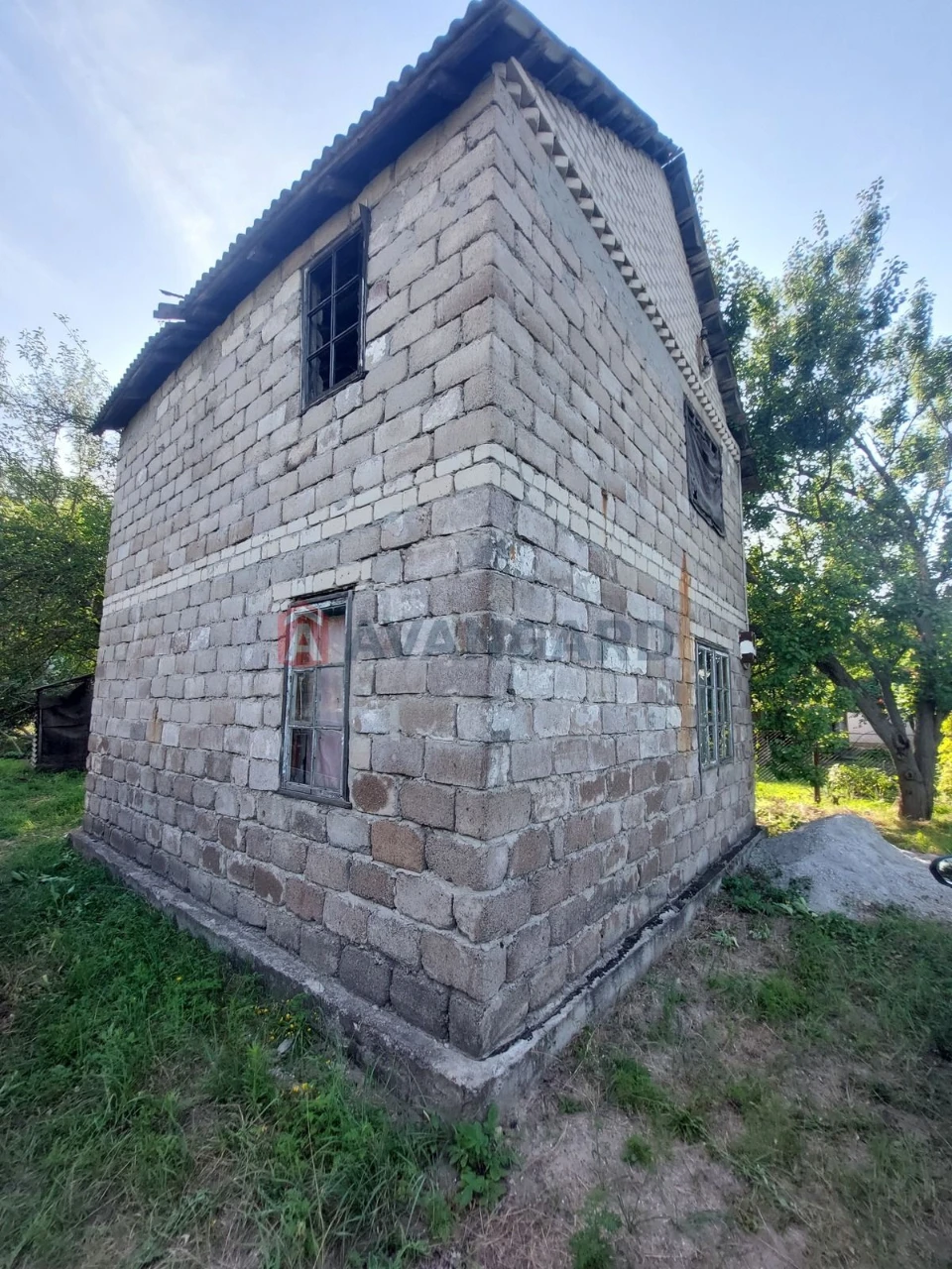 Дача в сосновому лісі