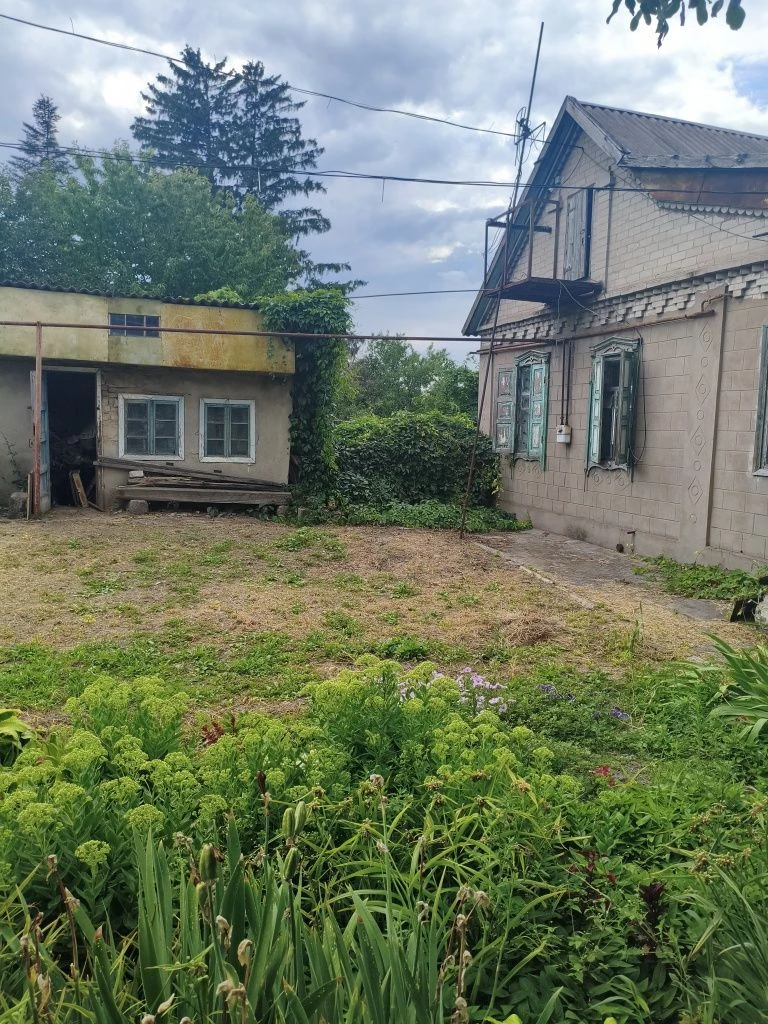 Дом  с більшим гаражем в Романково