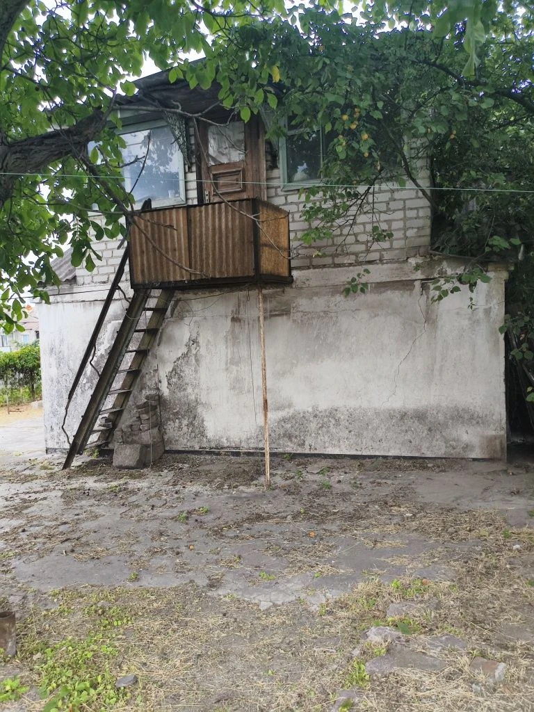 Дом  с більшим гаражем в Романково