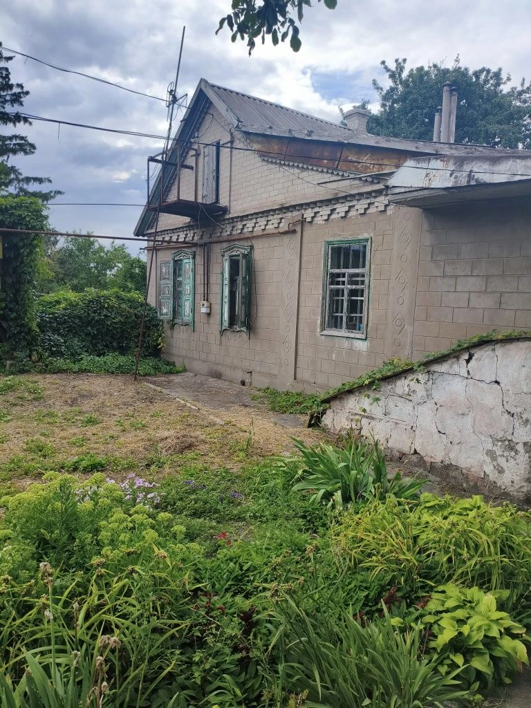 Дом  с більшим гаражем в Романково