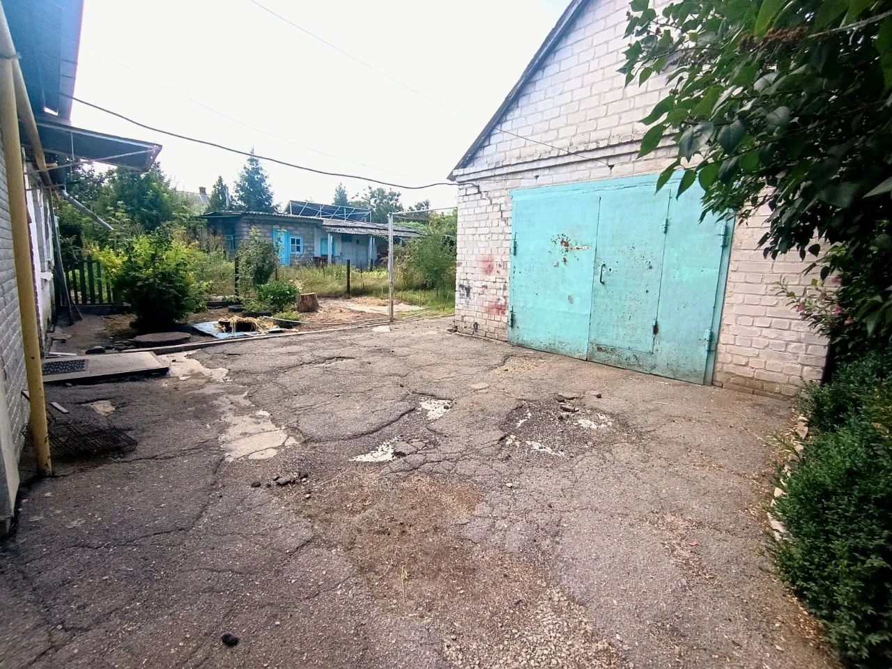 Частина будинку 68,2 м² з окремим двором, гаражем і ділянкою